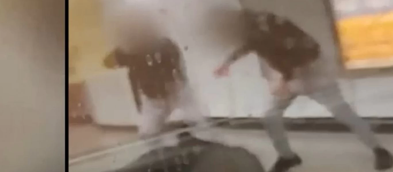 Ο σταθμάρχης που έπεσε θύμα ξυλοδαρμού στο μετρό περιγράφει: «Νόμιζα θα μείνω ανάπηρος» (βίντεο)